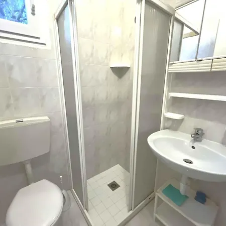 In 54706 * Μπιμπιόνε